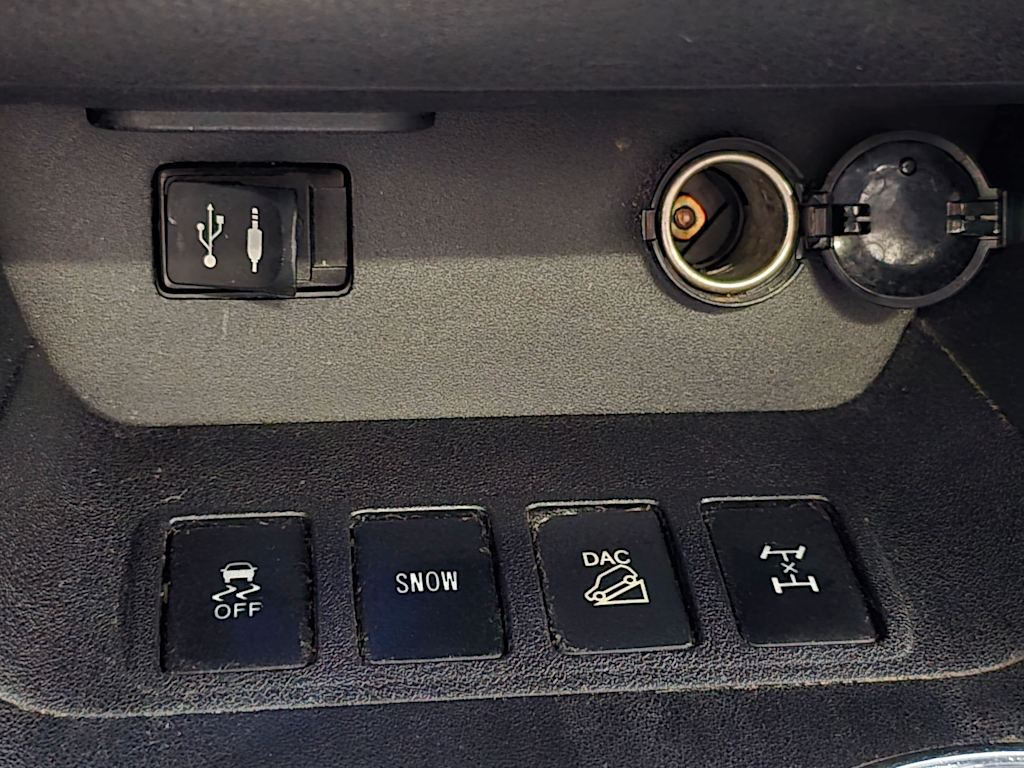 Thumbnail: 2015 Toyota Highlander - 23