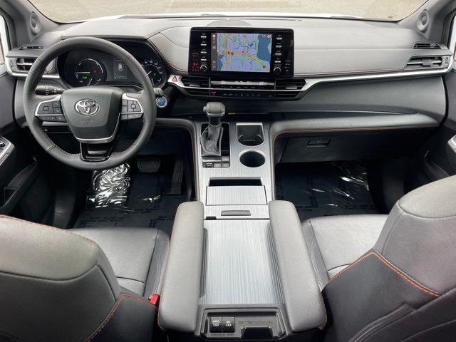 2023 Toyota Sienna XSE 10