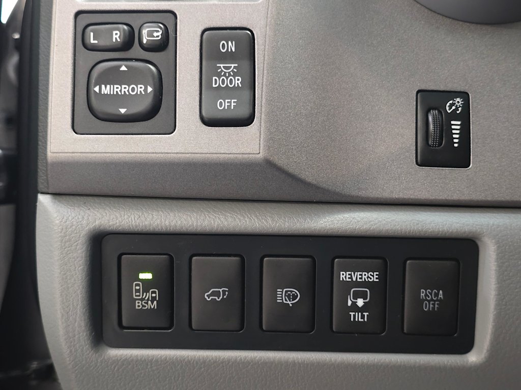 Thumbnail: 2012 Toyota Sequoia - 27