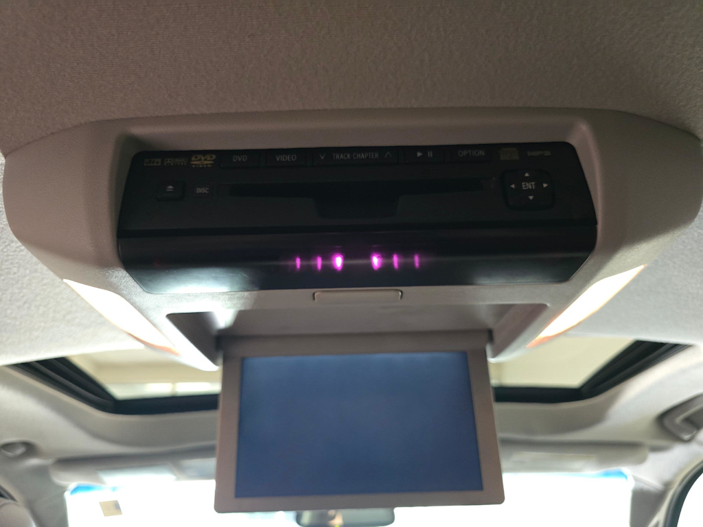 Thumbnail: 2012 Toyota Sequoia - 21