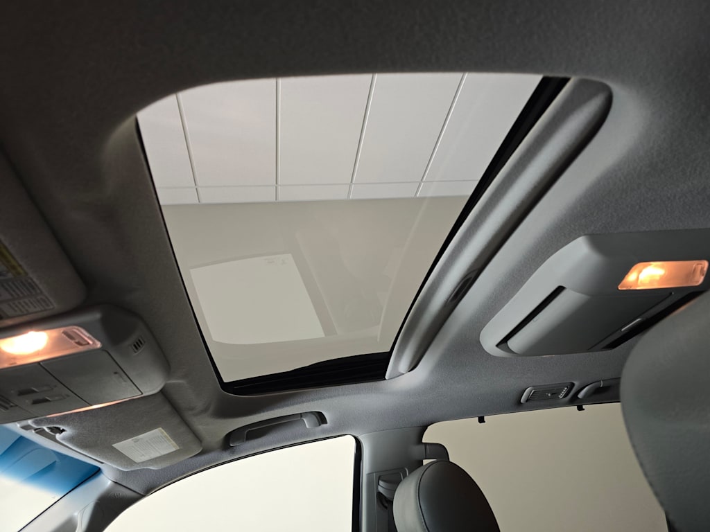 Thumbnail: 2012 Toyota Sequoia - 30