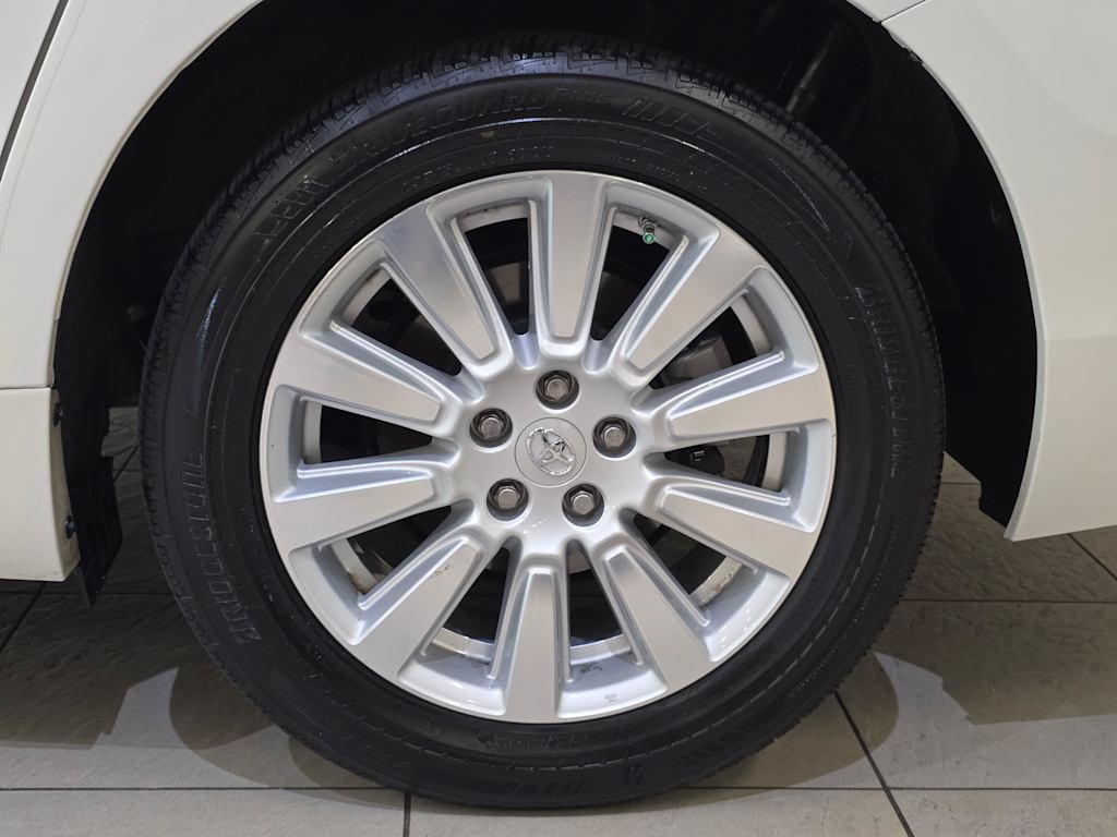 Thumbnail: 2017 Toyota Sienna - 8