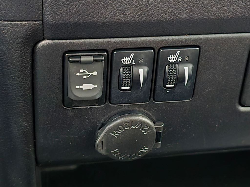 Thumbnail: 2017 Toyota Sienna - 24