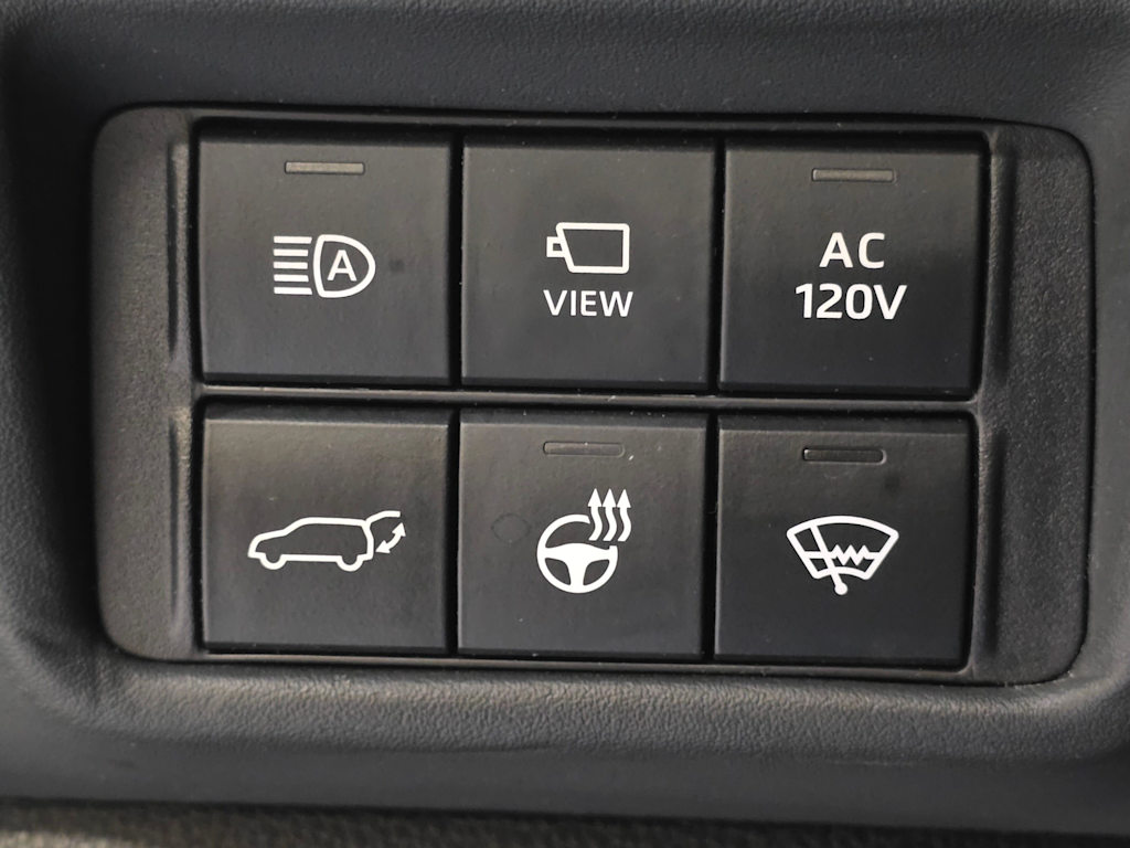 Thumbnail: 2021 Toyota Highlander - 25