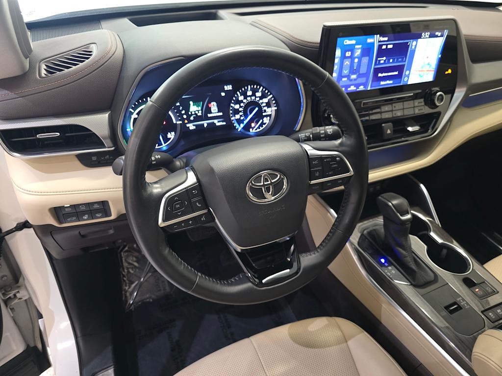 Thumbnail: 2020 Toyota Highlander - 2