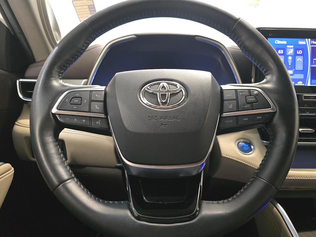 Thumbnail: 2020 Toyota Highlander - 13