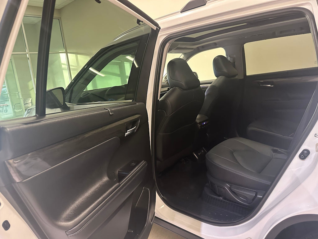 Thumbnail: 2025 Toyota Highlander - 28