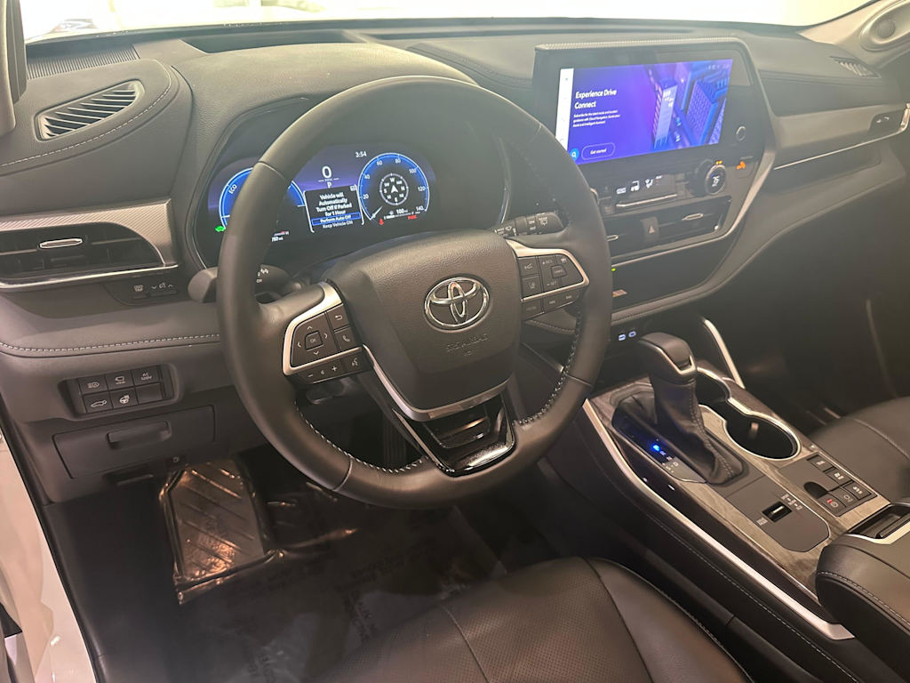Thumbnail: 2025 Toyota Highlander - 2