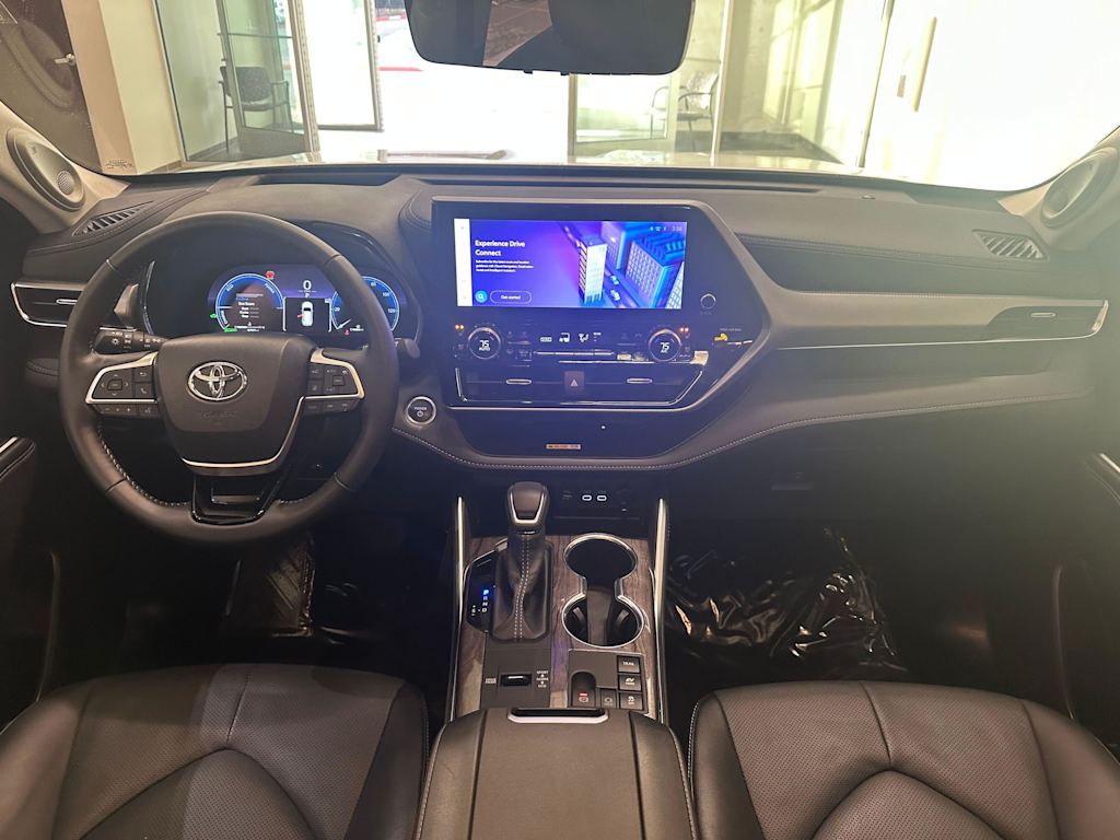 Thumbnail: 2025 Toyota Highlander - 10
