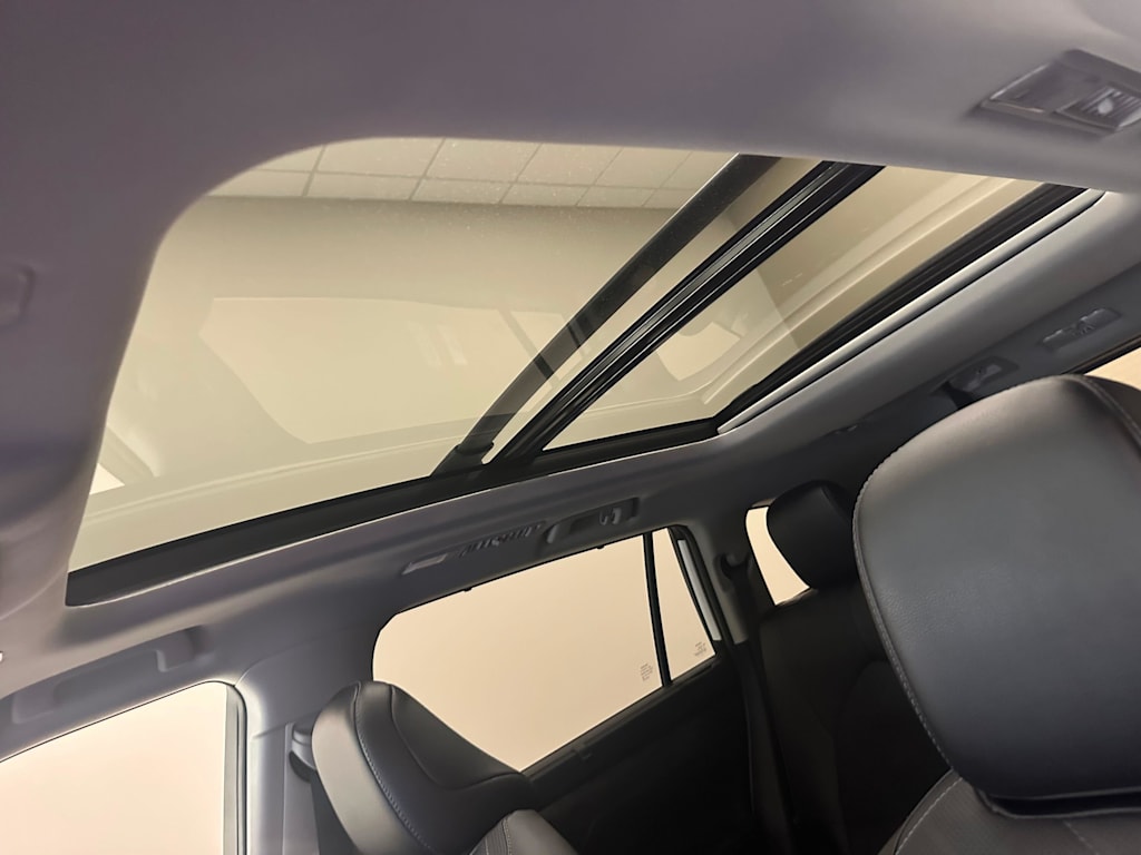 Thumbnail: 2025 Toyota Highlander - 27