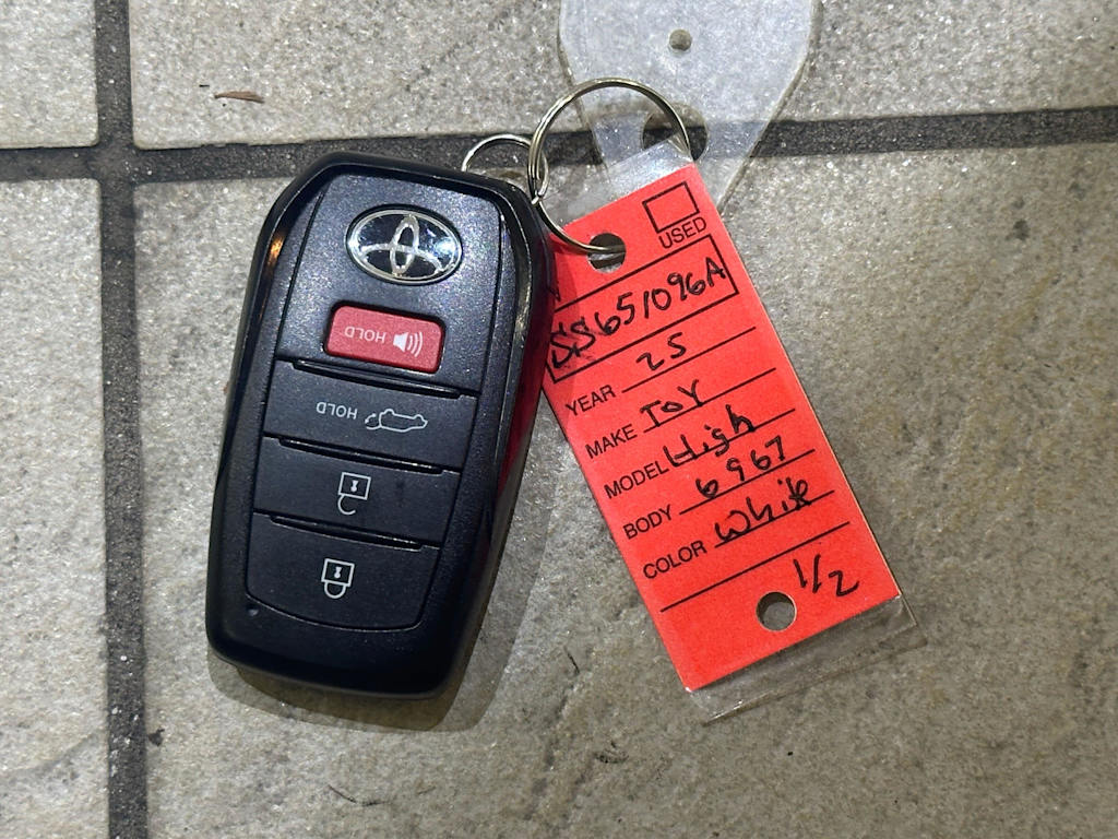 Thumbnail: 2025 Toyota Highlander - 19