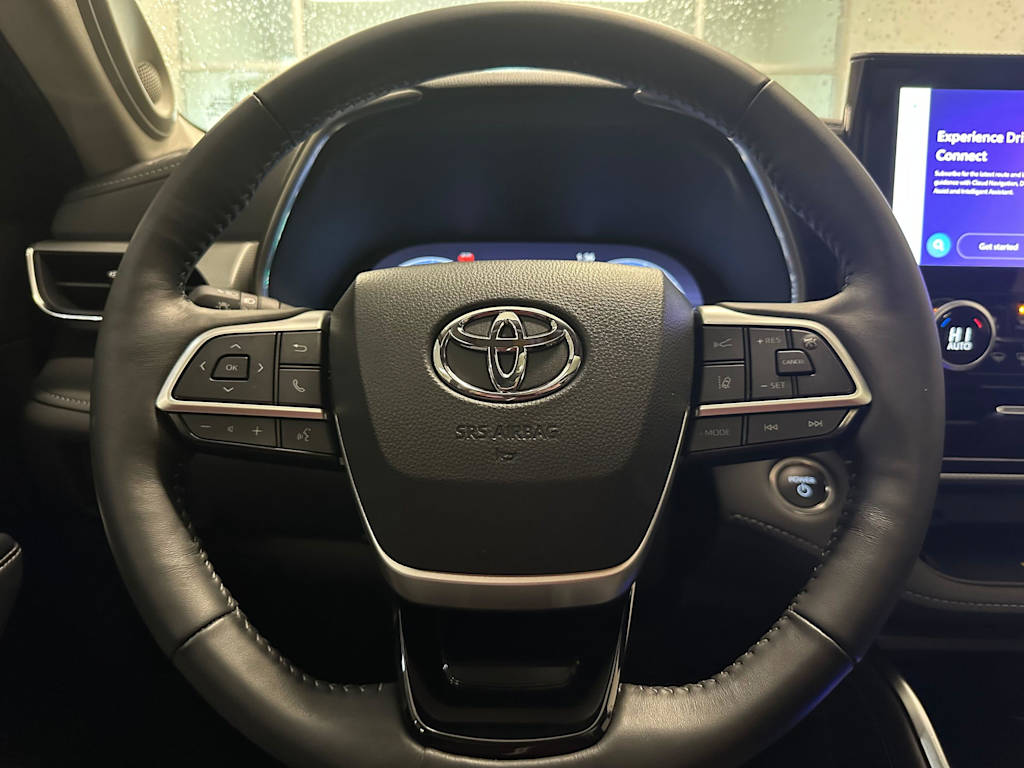 Thumbnail: 2025 Toyota Highlander - 14