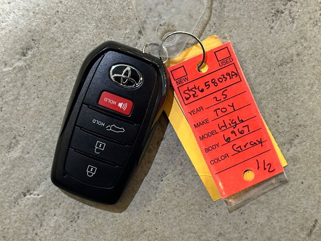 Thumbnail: 2025 Toyota Highlander - 19