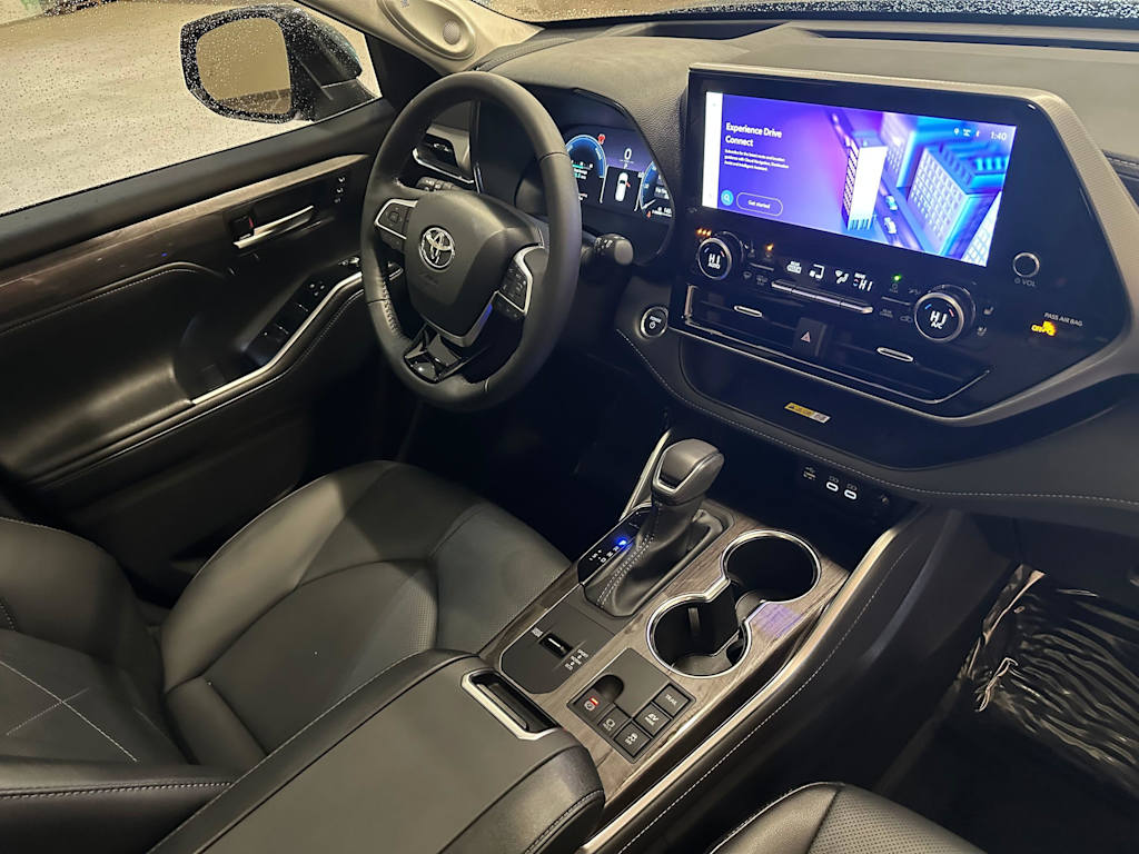 Thumbnail: 2025 Toyota Highlander - 34