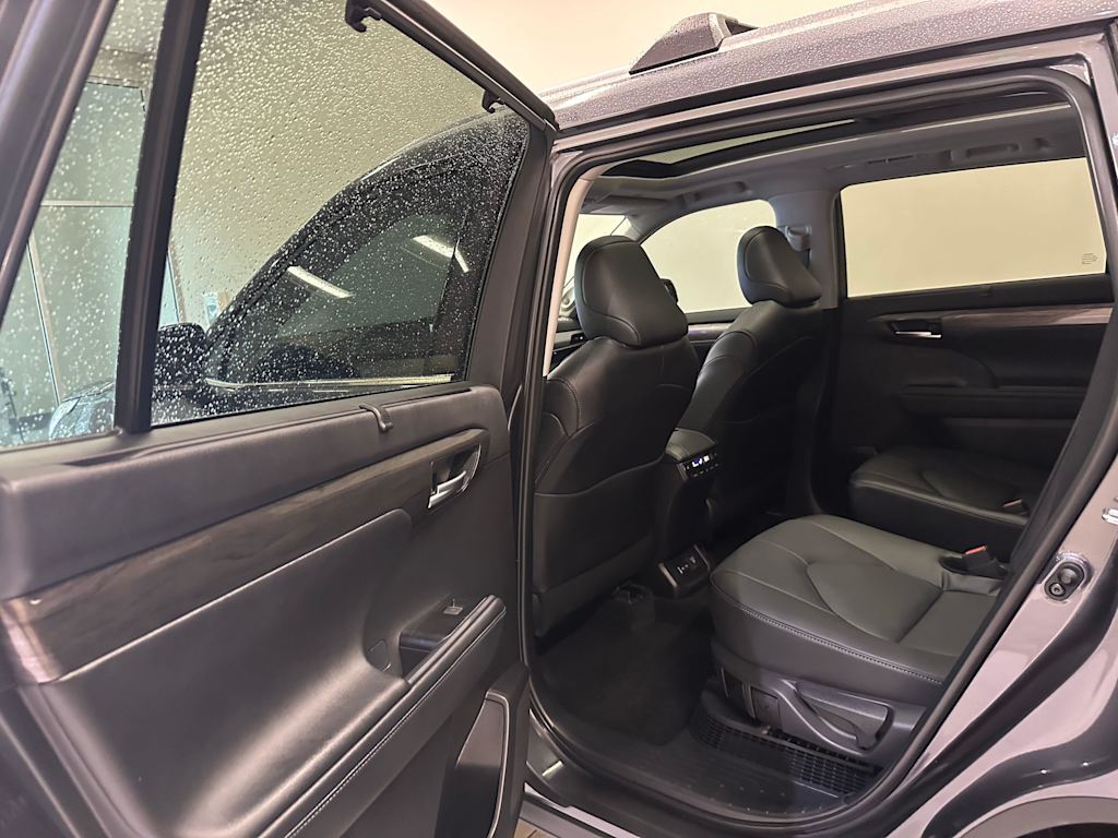 Thumbnail: 2025 Toyota Highlander - 29