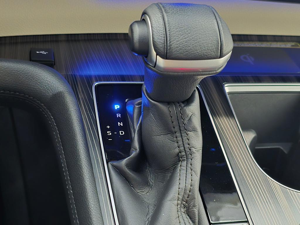 Thumbnail: 2021 Toyota Sienna - 17