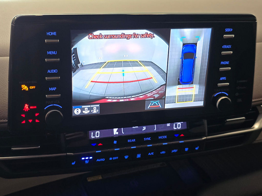 Thumbnail: 2021 Toyota Sienna - 16