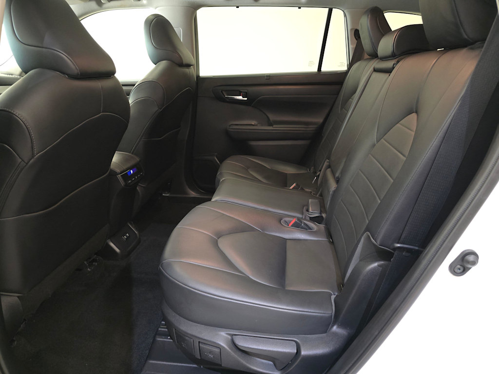 Thumbnail: 2020 Toyota Highlander - 13