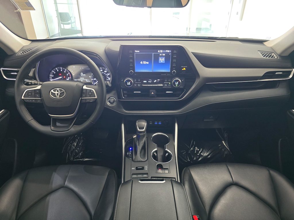 Thumbnail: 2022 Toyota Highlander - 9