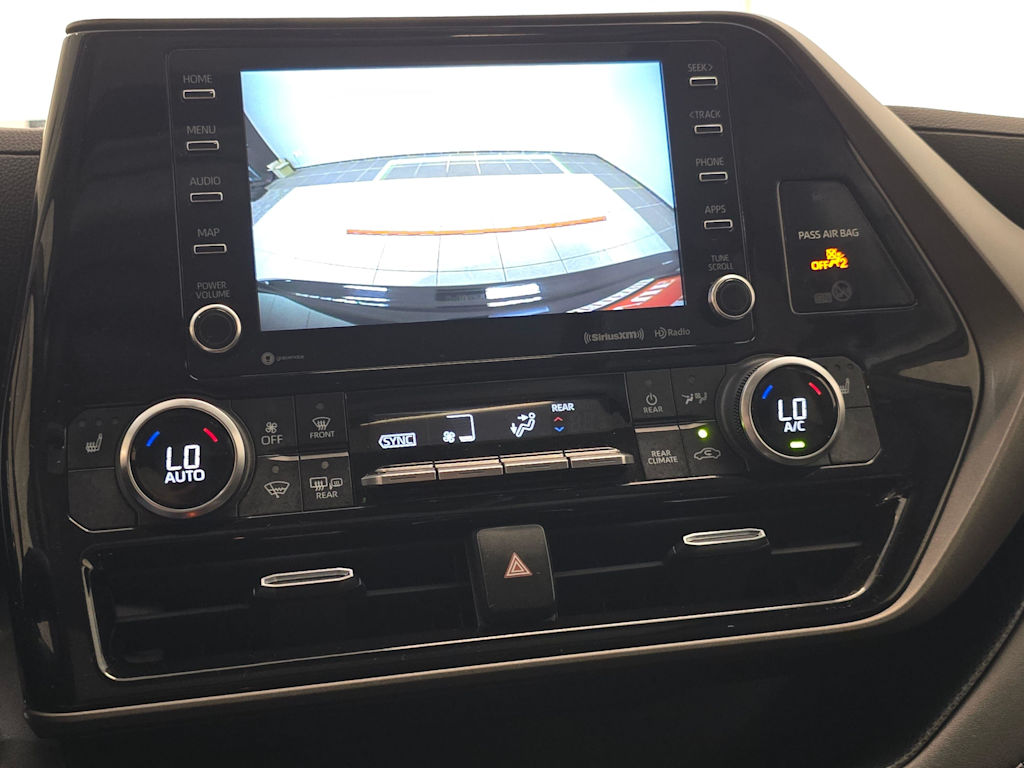 Thumbnail: 2022 Toyota Highlander - 15