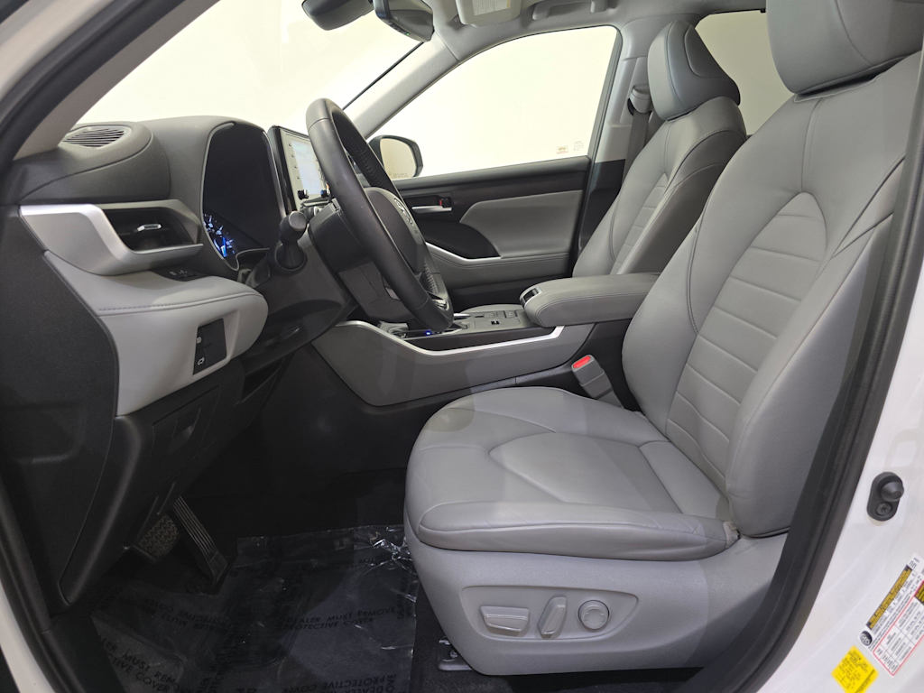 Thumbnail: 2020 Toyota Highlander - 10