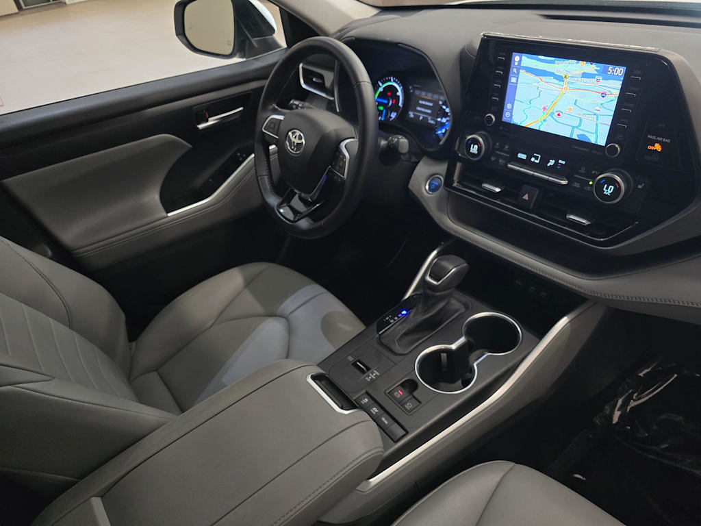 Thumbnail: 2020 Toyota Highlander - 32