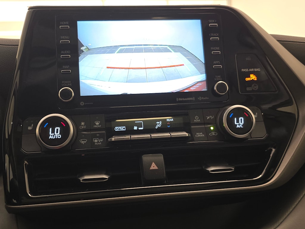 Thumbnail: 2020 Toyota Highlander - 15
