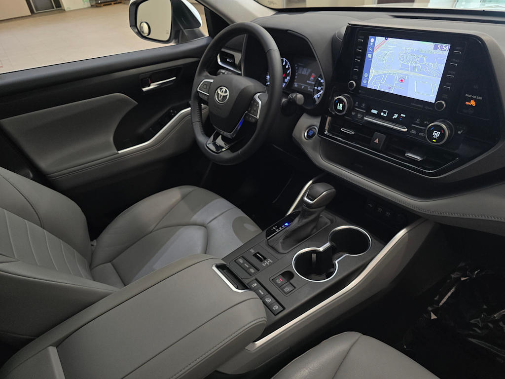 Thumbnail: 2020 Toyota Highlander - 32