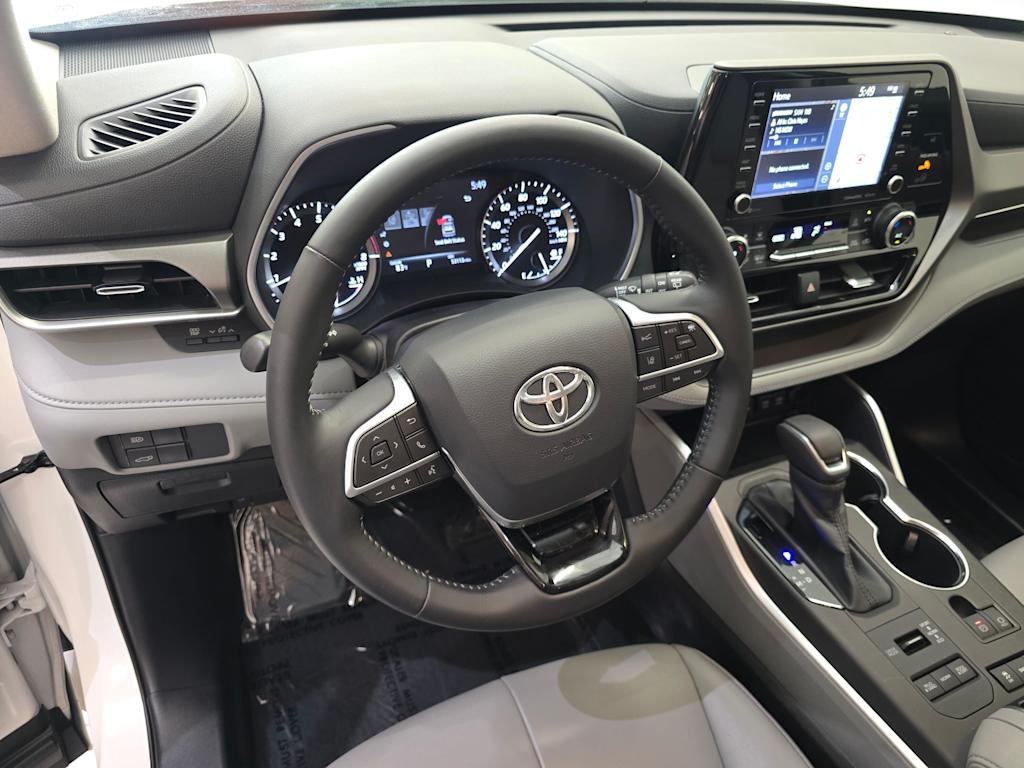 Thumbnail: 2020 Toyota Highlander - 2