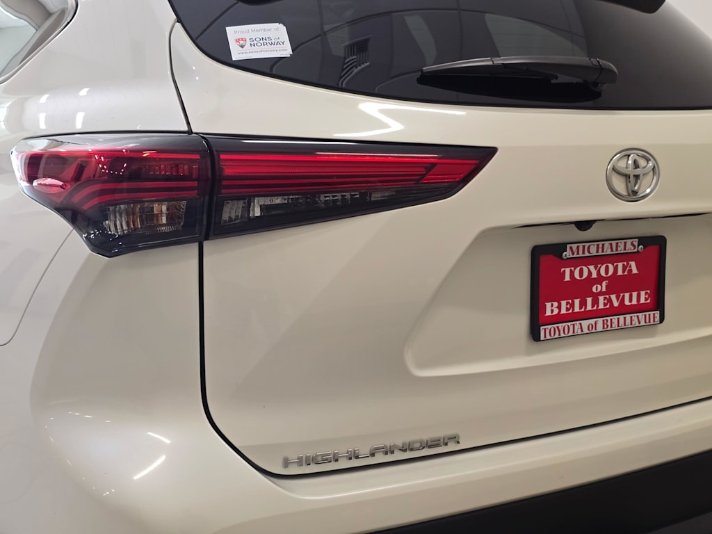Thumbnail: 2020 Toyota Highlander - 21