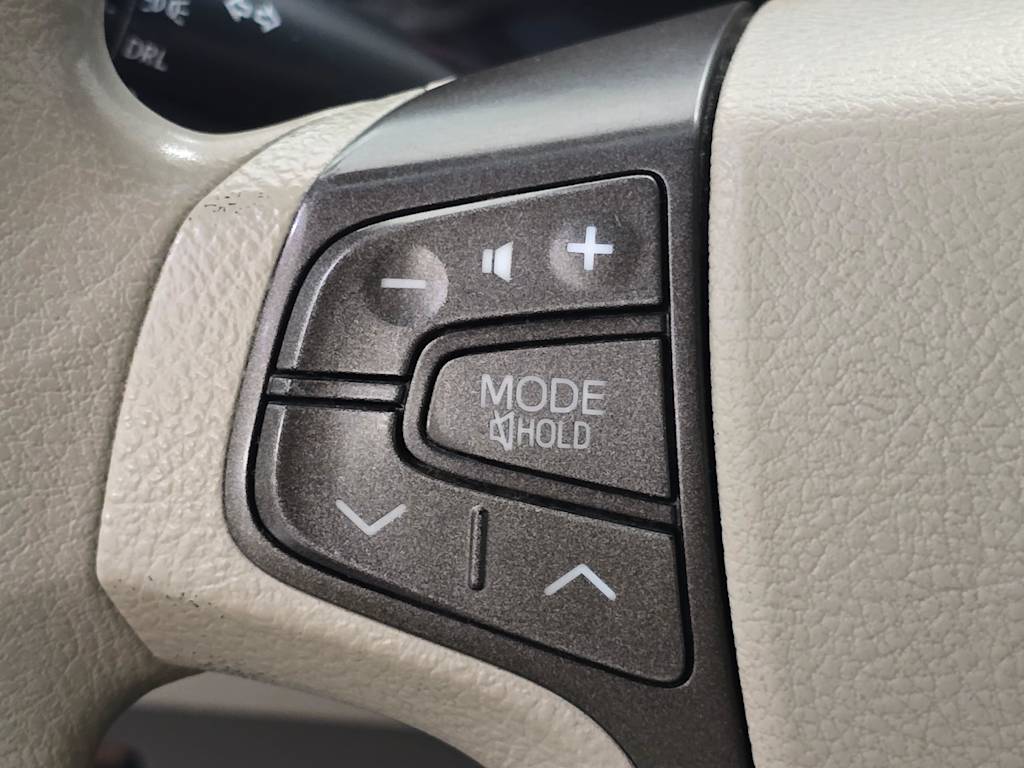 Thumbnail: 2011 Toyota Sienna - 24