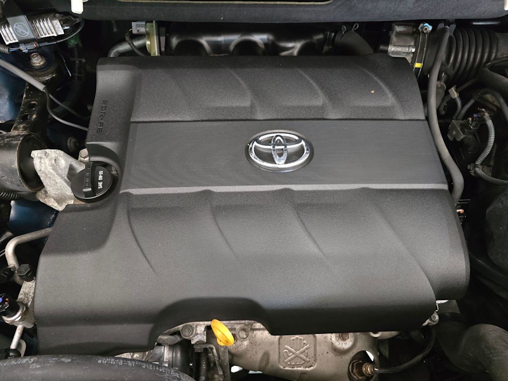 Thumbnail: 2011 Toyota Sienna - 9