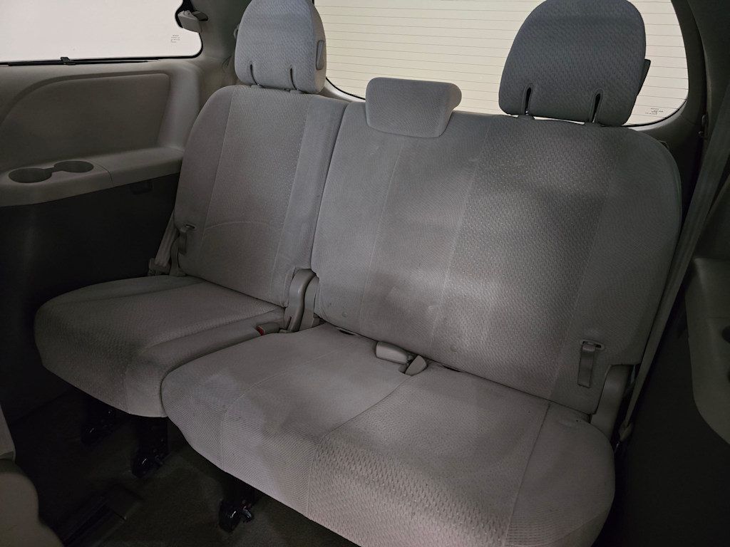 Thumbnail: 2011 Toyota Sienna - 26
