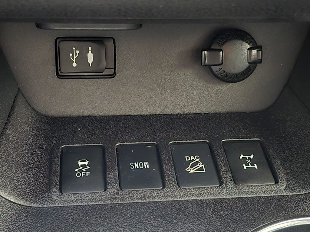 Thumbnail: 2014 Toyota Highlander - 23
