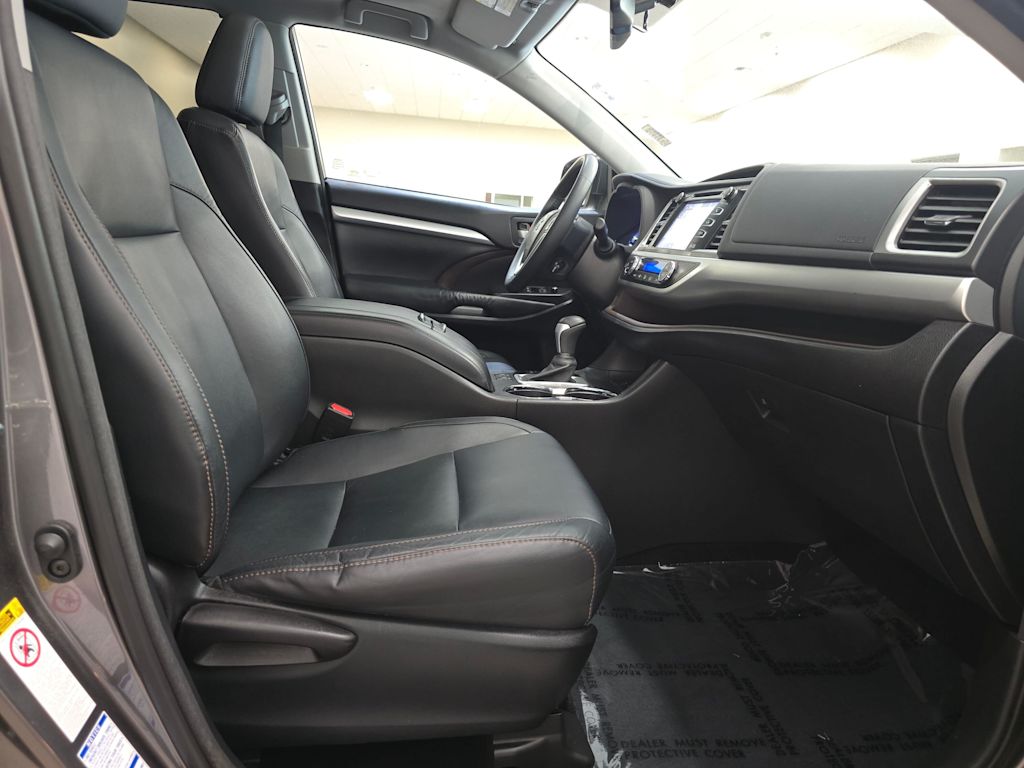 Thumbnail: 2014 Toyota Highlander - 12