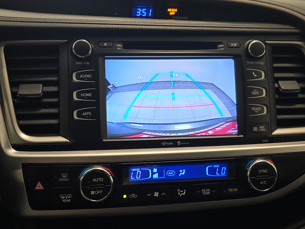 Thumbnail: 2014 Toyota Highlander - 16