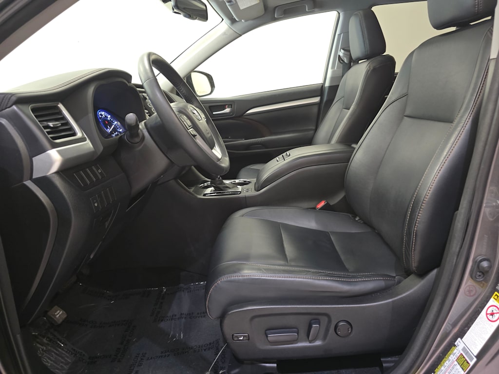 Thumbnail: 2014 Toyota Highlander - 11