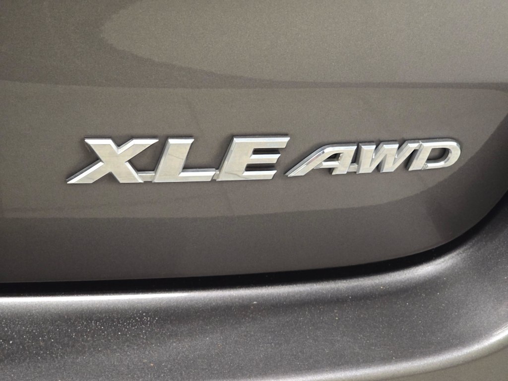 Thumbnail: 2014 Toyota Highlander - 7