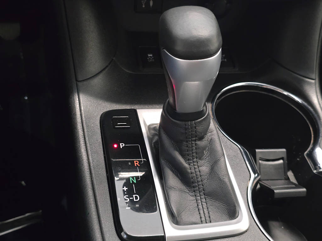 Thumbnail: 2014 Toyota Highlander - 17