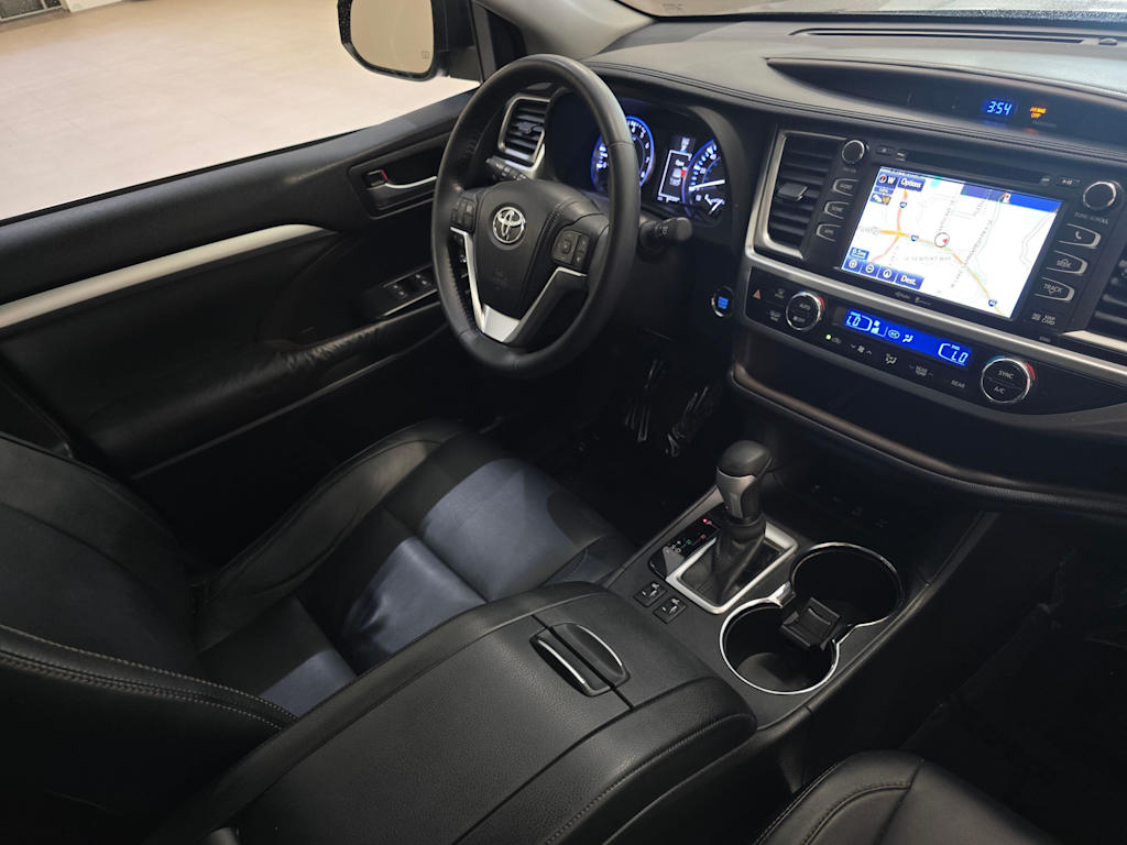 Thumbnail: 2014 Toyota Highlander - 33