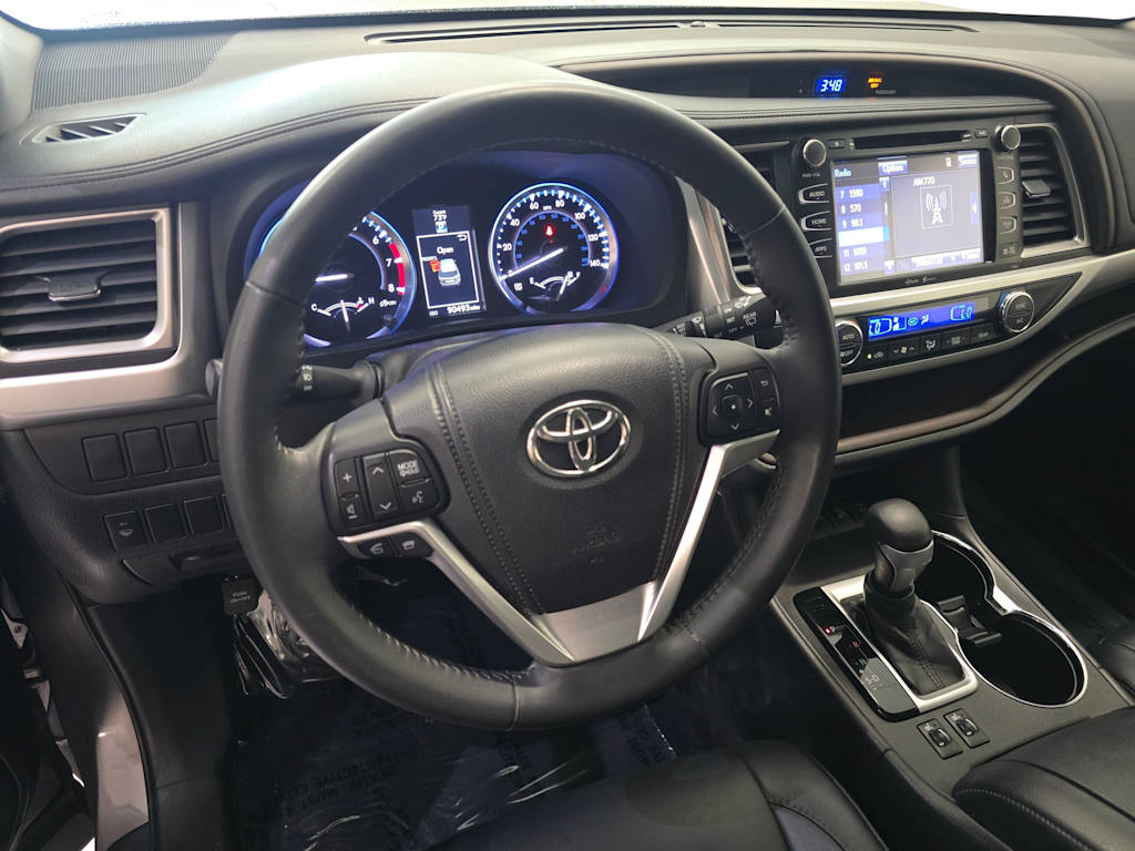 Thumbnail: 2014 Toyota Highlander - 2