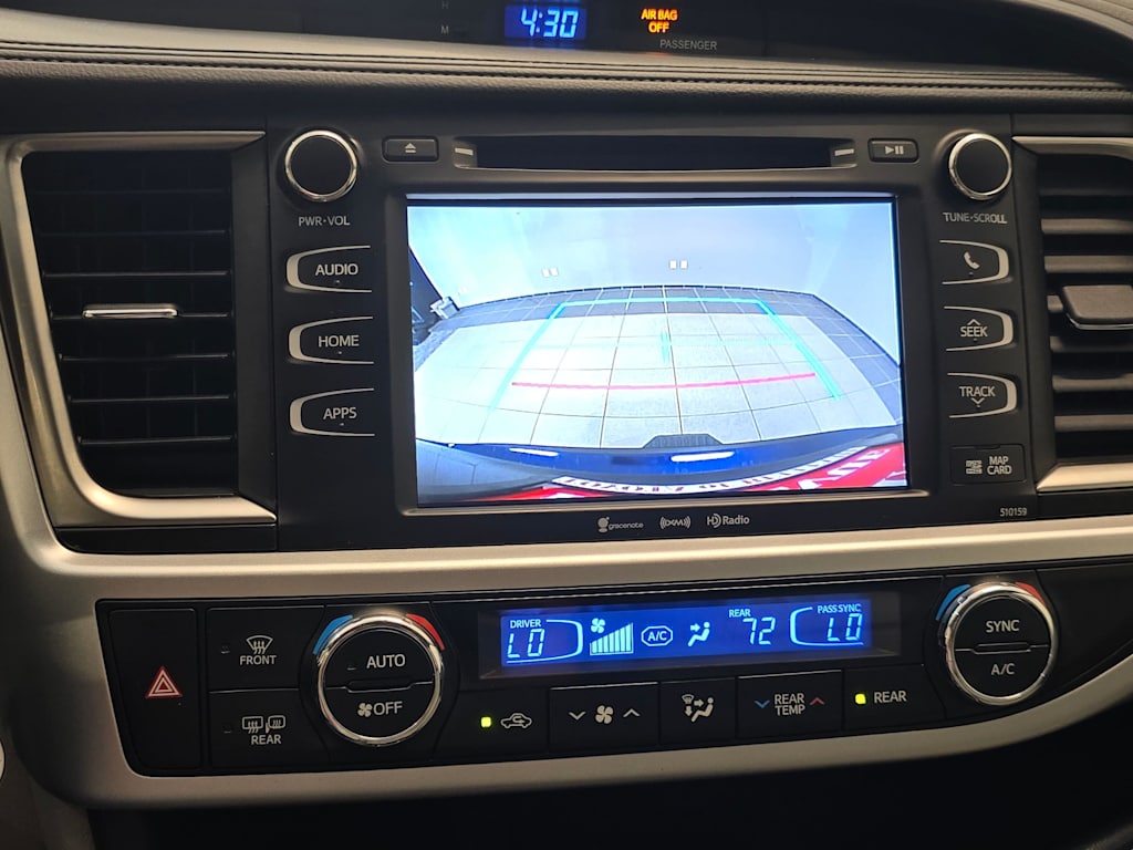 Thumbnail: 2016 Toyota Highlander - 23