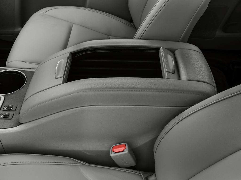 Thumbnail: 2016 Toyota Highlander - 11