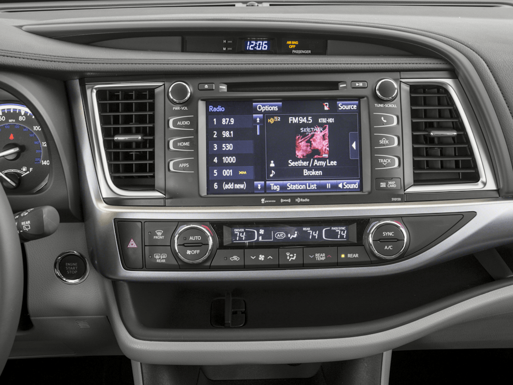 Thumbnail: 2016 Toyota Highlander - 9
