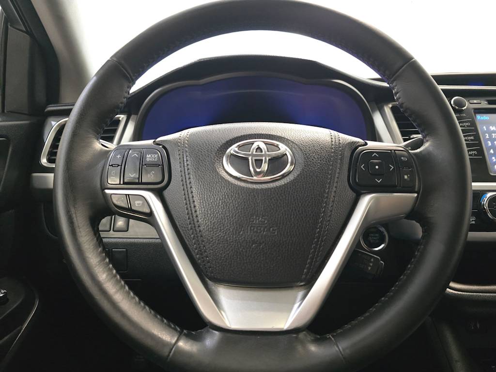 Thumbnail: 2015 Toyota Highlander - 14