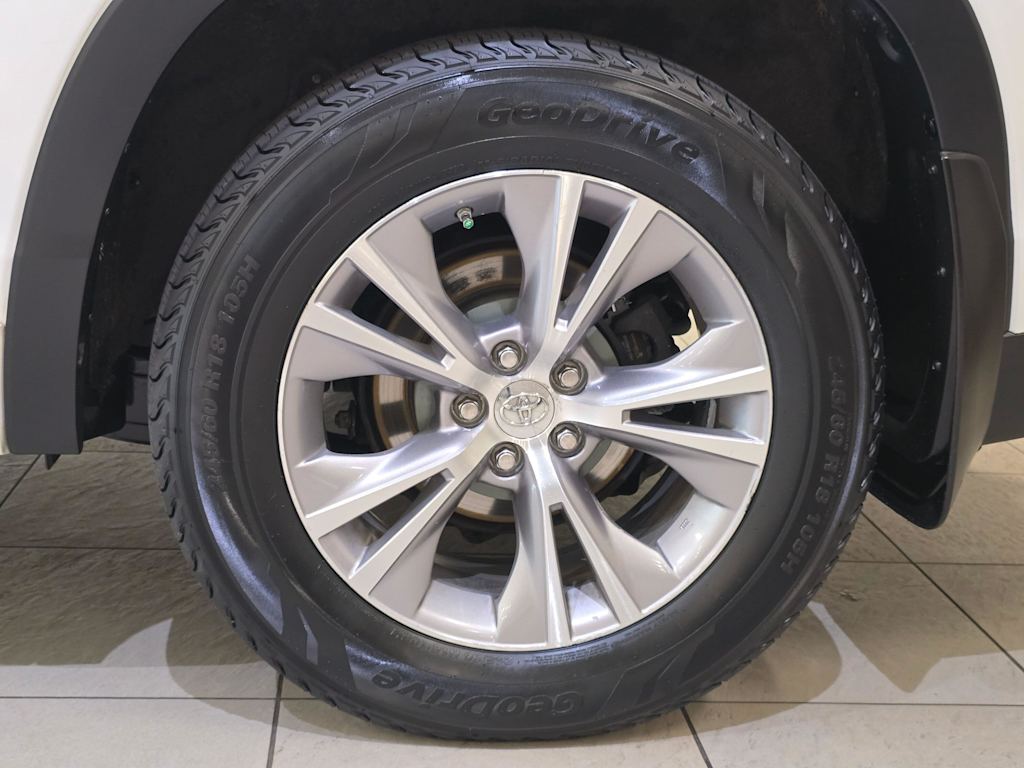 Thumbnail: 2015 Toyota Highlander - 8