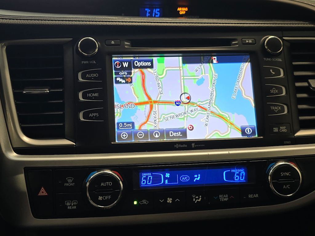 Thumbnail: 2015 Toyota Highlander - 23