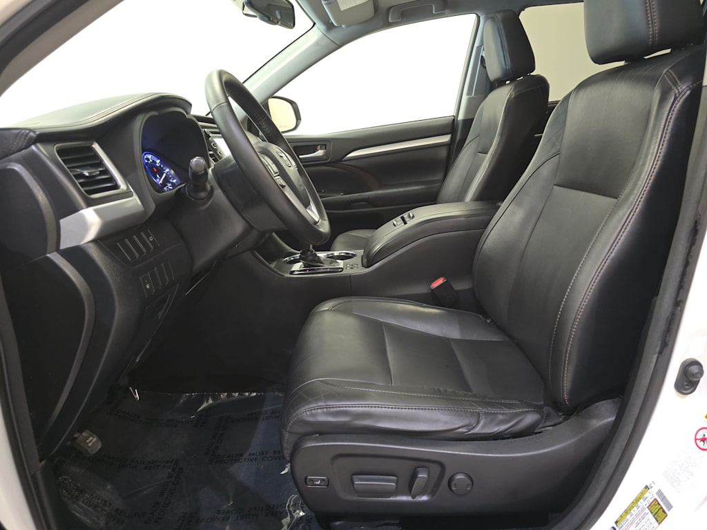 Thumbnail: 2015 Toyota Highlander - 11