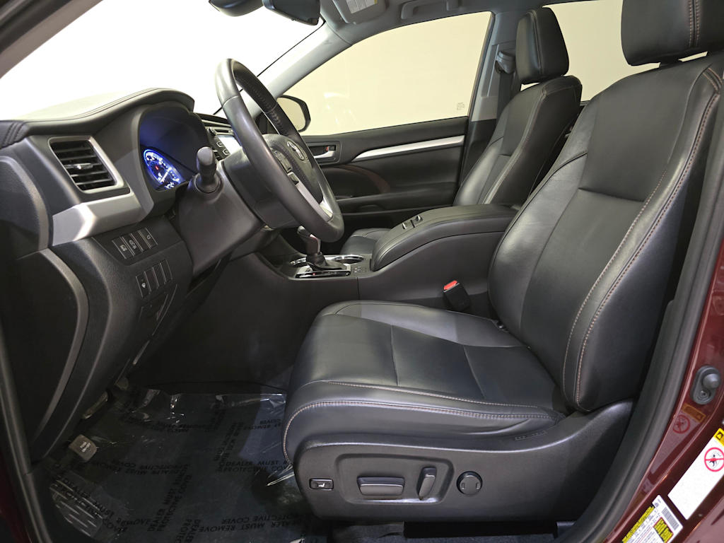 Thumbnail: 2019 Toyota Highlander - 10