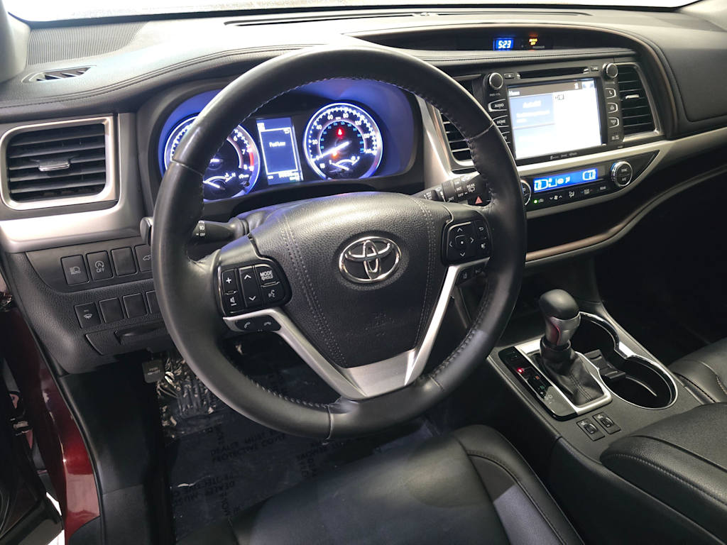 Thumbnail: 2019 Toyota Highlander - 2
